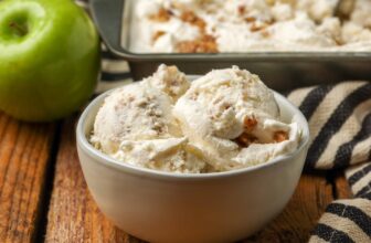 Apple Crisp Ice Cream – Barefeet within the Kitchen